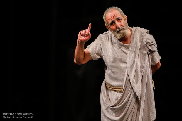 ملاقات نوروزی با «سقراط»/ وضع تبلیغات محیطی تئاتر اسفناک است