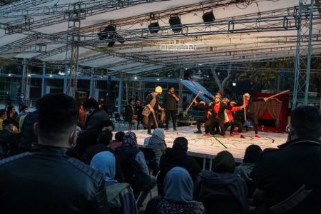 میزبانی ۱۴ نمایش در آخرین روز جشنواره آیینی و سنتی از مخاطبان