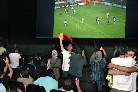 سینماداران خراسان رضوی پخش فیلمهای خارجی و فوتبال را در سینماها خواستار شدند