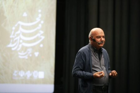 ایرج طهماسب: هنرمند با جزئیات کوچک، جهان‌های بزرگ می‌آفریند