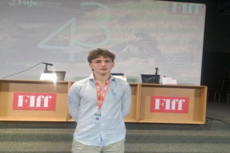 «مارس تا مه»؛ روایتی شخصی از انتظار برای نوآمدهای که جهان را دگرگون می‌کند