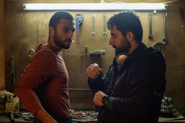 میکس «اتموس» برای نخستین بار روی فیلم «اسکورت» عملیاتی شد