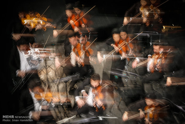 گروه کُر اپرای سوئیس در تالار وحدت کنسرت می‌دهد