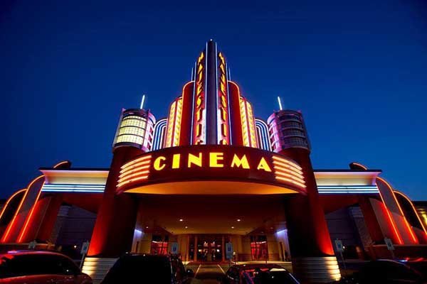 فروش سینما در آمریکا ۴ درصد کاهش یافت/ چشم انتظار بازار بین‌الملل