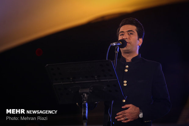 محمد معتمدی پروژه «هنر برای همه» را کلید زد/ تجربه کنسرت ارزان
