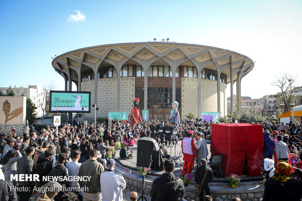تهران روز «هنرهای نمایشی» را جشن گرفت/ آغاز نوروز تئاتری‌ها