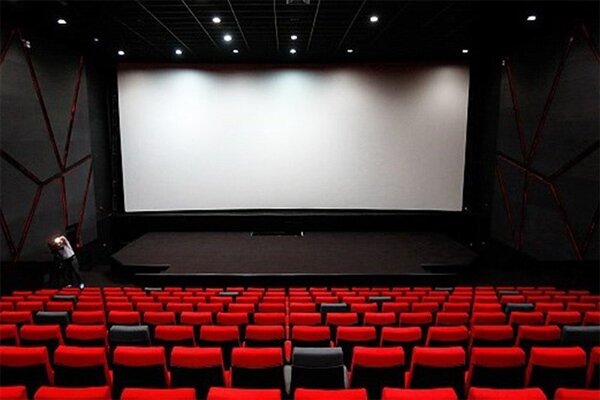 چالش سینمای امروز «نام فارسی فیلم‌ها» است یا «فیلمفارسی»؟