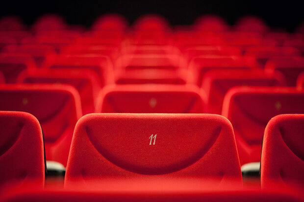 بازگشایی سینماها بدون فیلم تازه/ سینماداران همراهی می‌کنند؟