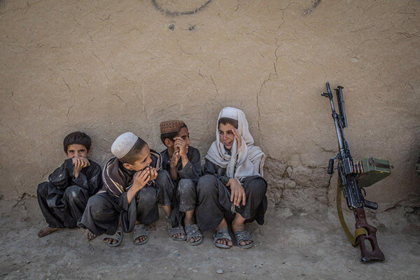 «زندگی میان پرچم‌های جنگی» روایتی از حضور داعش در افغانستان است