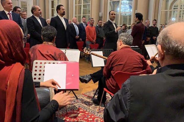 ارکستر سازهای ملی در براتیسلاوا کنسرت برگزار کرد/حضور آقای معاون