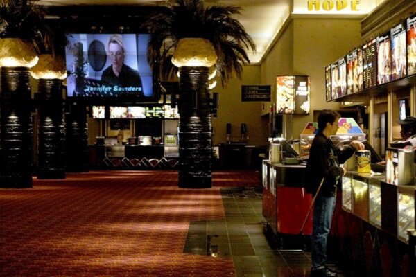 سینماهای استرالیا در صدد بازگشایی هستند/آغاز به کار با فیلم نولان