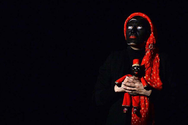 نمایش «مبارک و صندوقچه استاد محمد» را اینترنتی ببینید