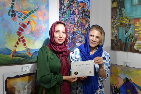هنرمندان ایرانی در سومین نمایشگاه بین المللی «رنگ صلح»  درخشیدند